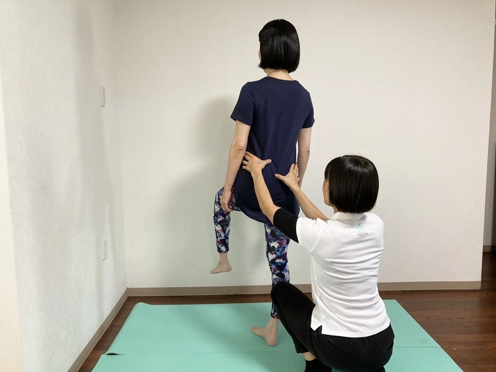 片足立ち（支持側の仙腸関節）